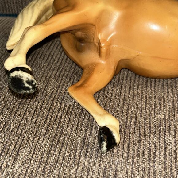 Breyer Traditional Vintage Family Arabian Stallion Palomino - Picture 12 of 15